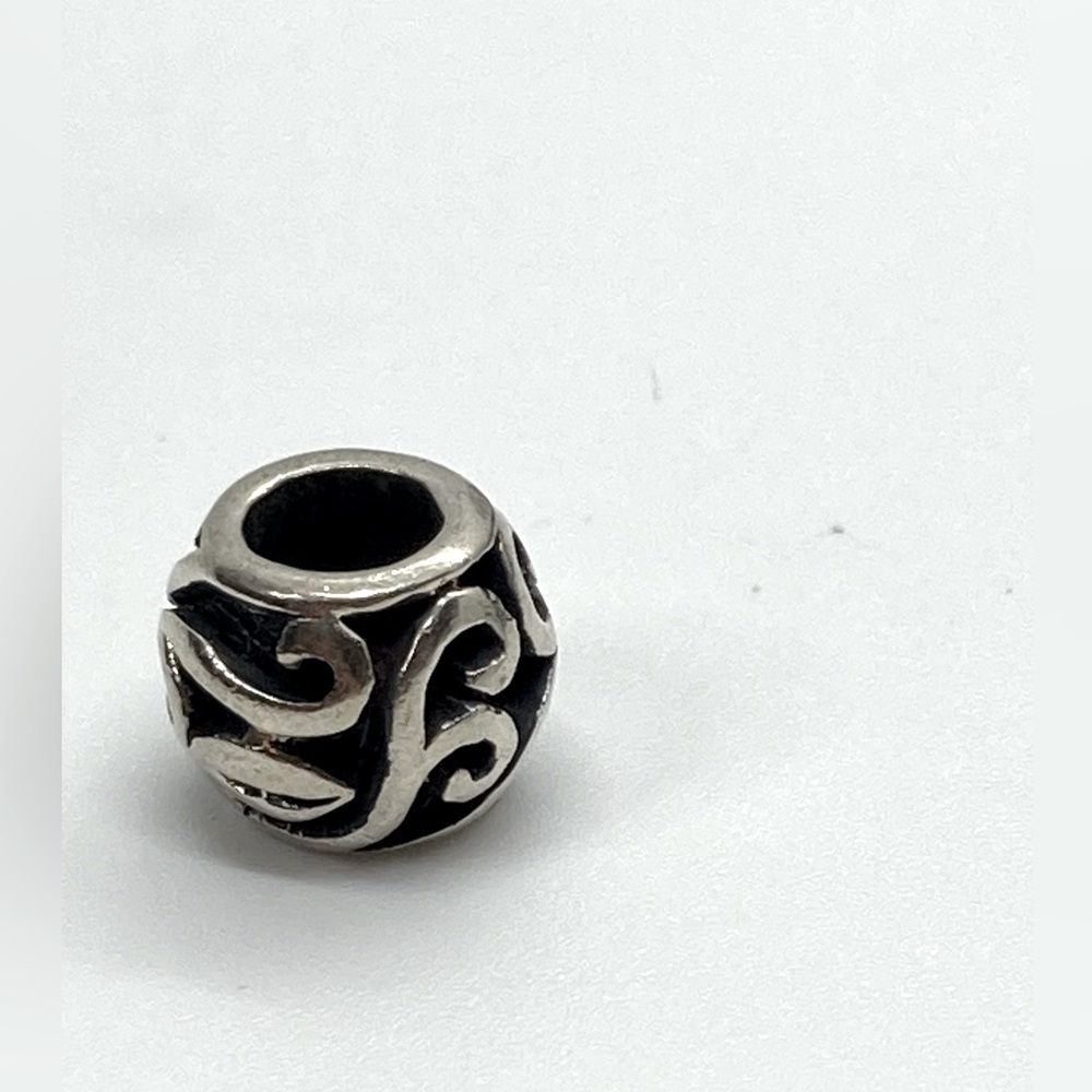 Persona 925 Sterling Silver Leaf & Vines Design Charm Bead - Picture 2 of 4